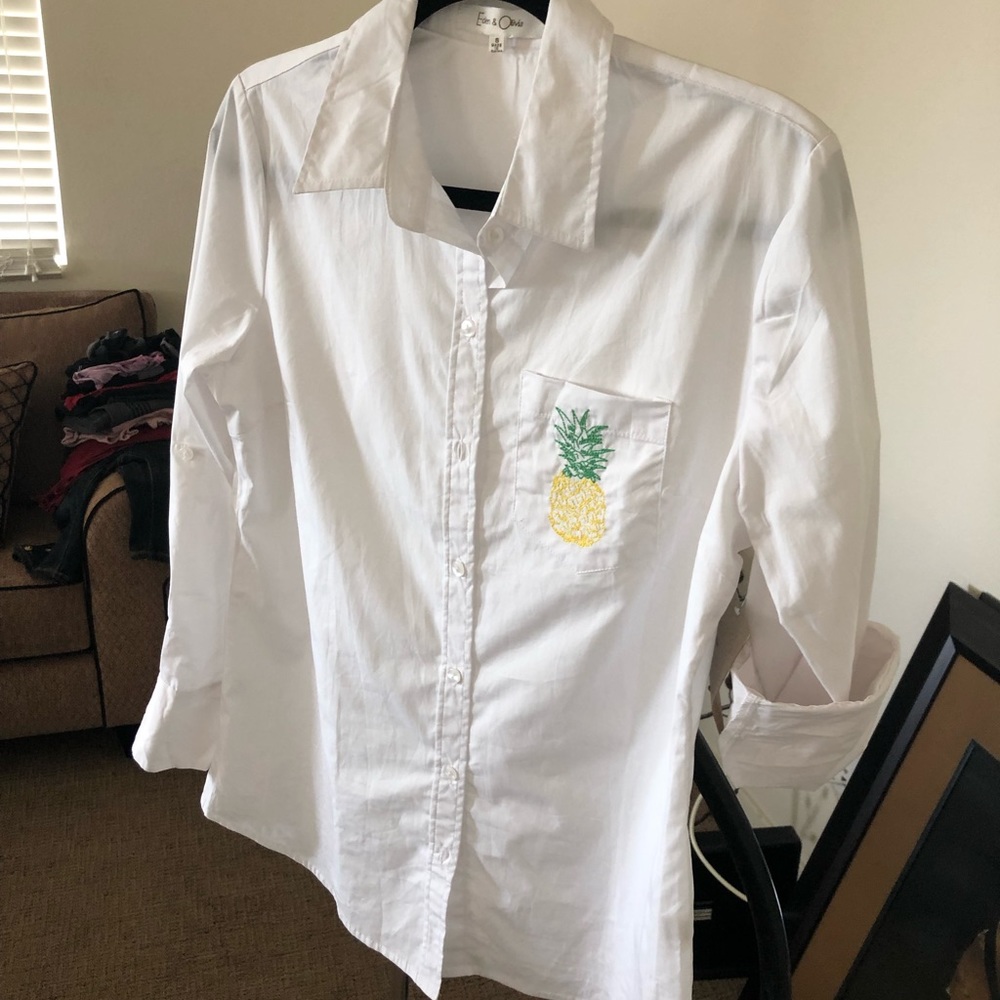 White button down shirt w/ pineapple